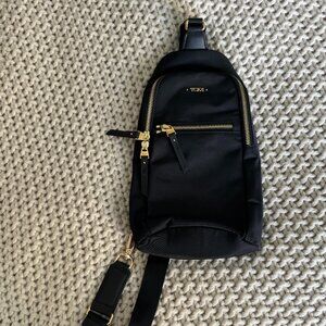 TUMI Voyageur Anna Sling - Black